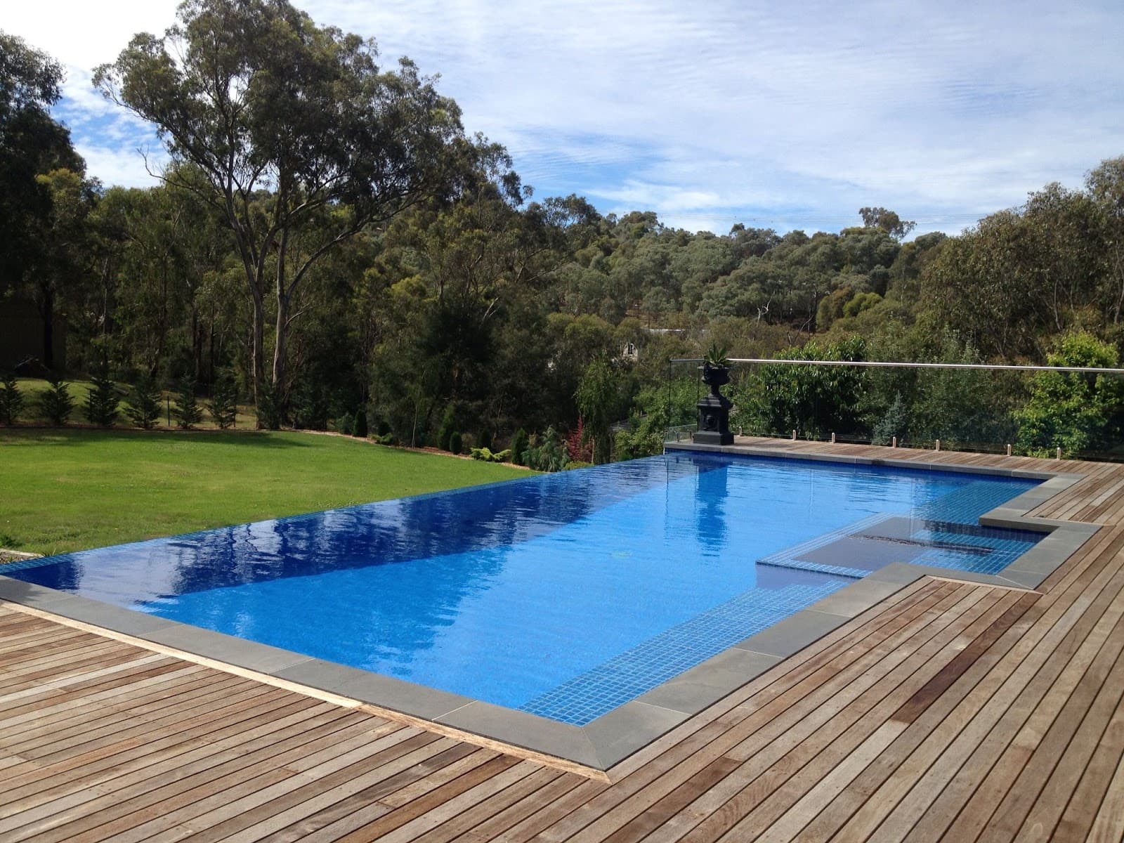 Weekly Pool Cleaning photo 2